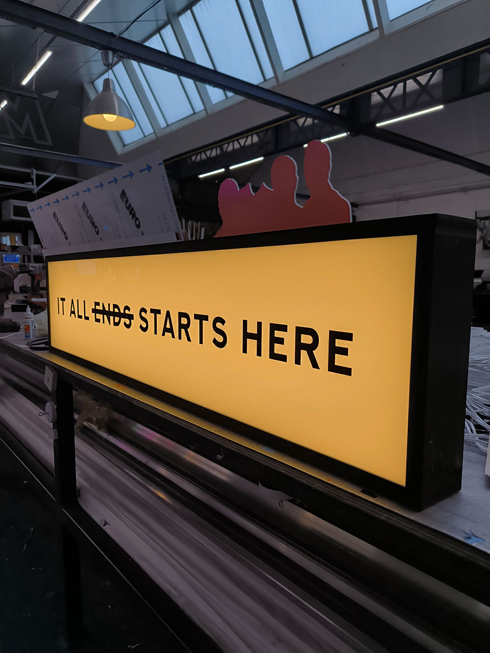 Caissons lumineux - It all starts here