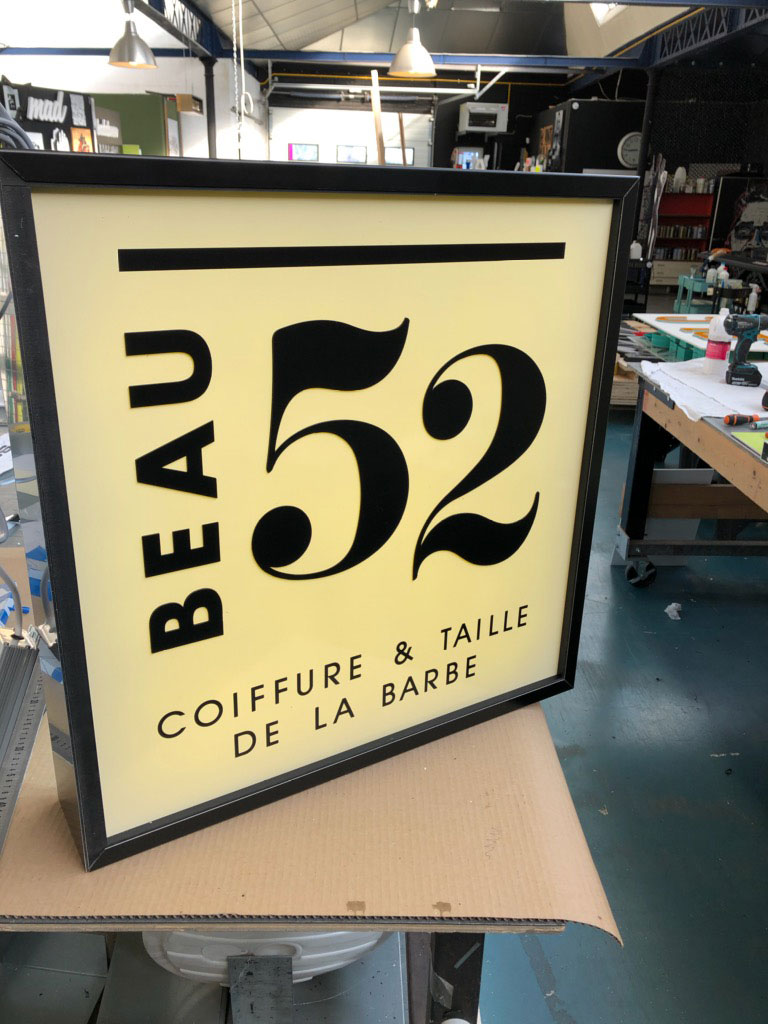 Enseignes drapeaux - Beau 52