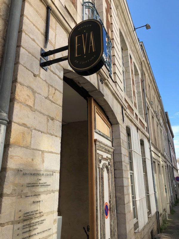 Enseignes drapeaux - Eva