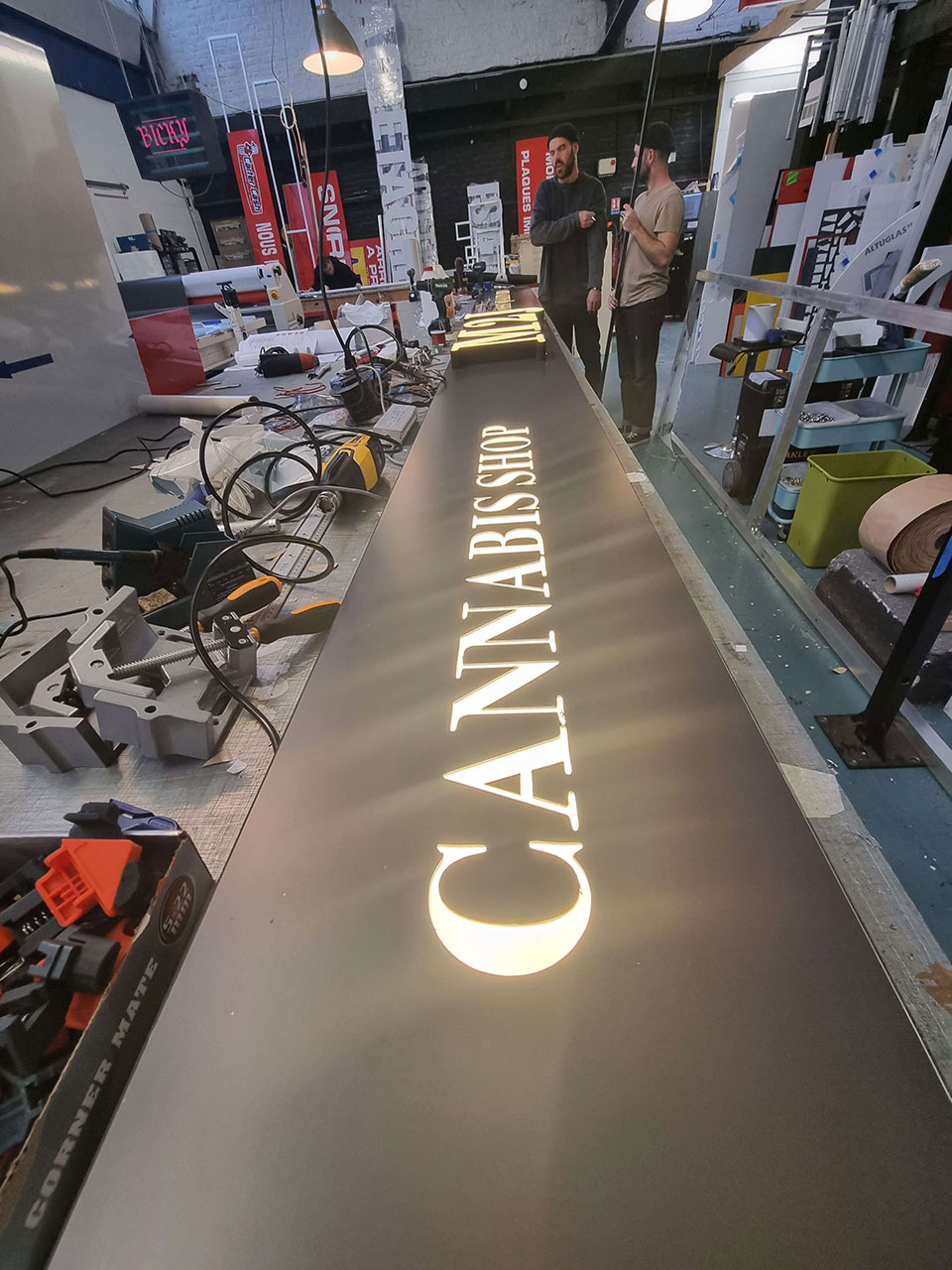 Enseignes lumineuses - Cannabis shop