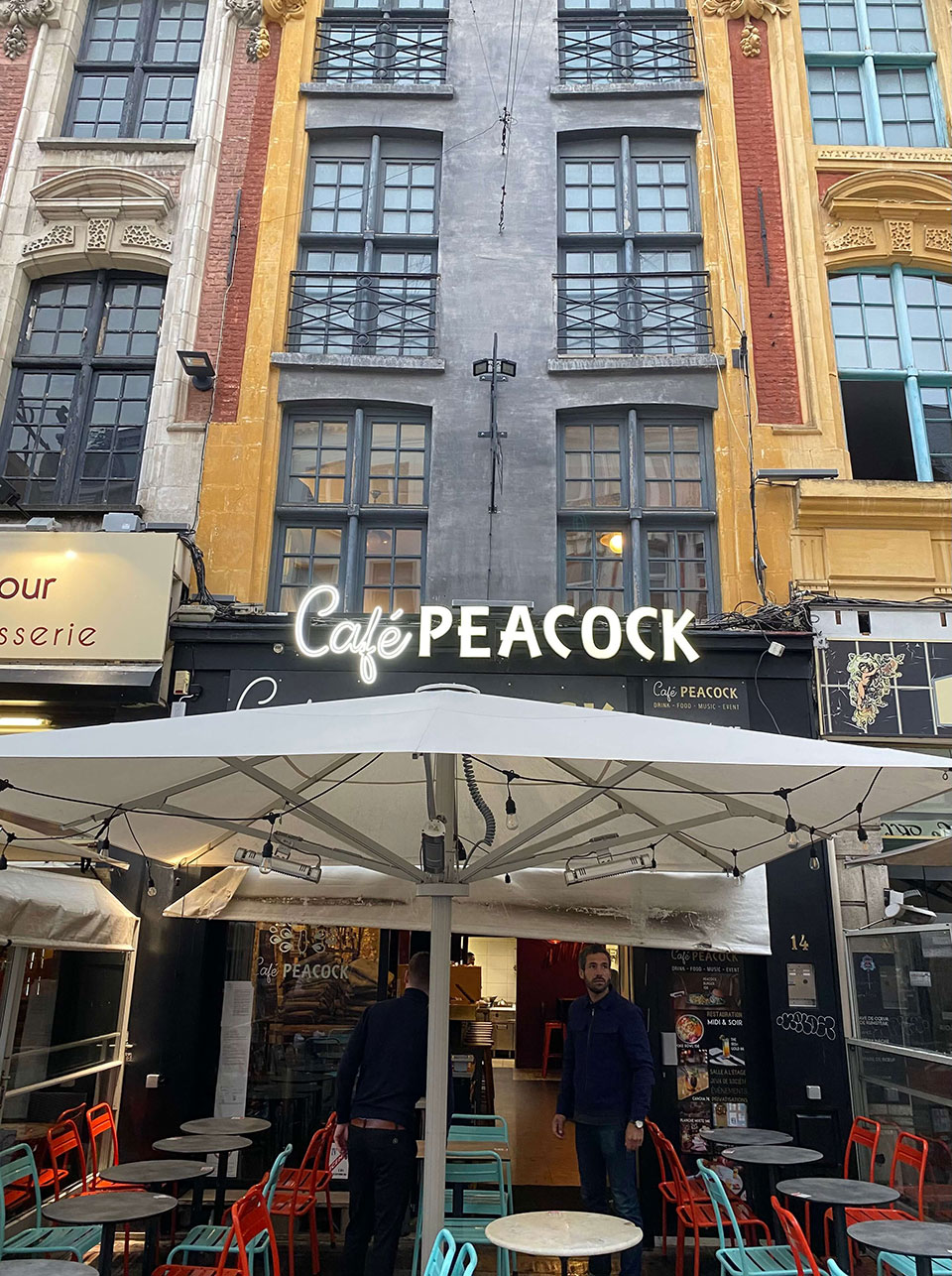 Enseignes lumineuses - Café Peacock