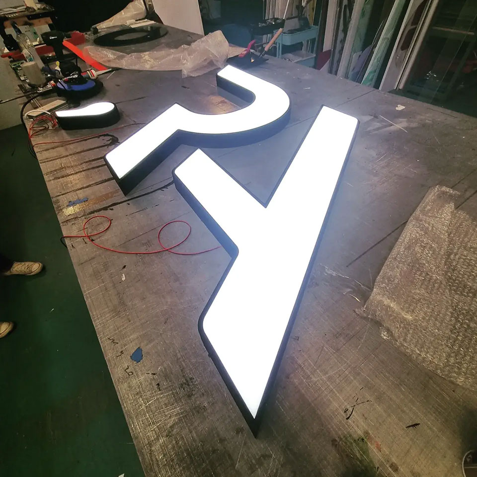 Enseignes lumineuses - Resin'architecte