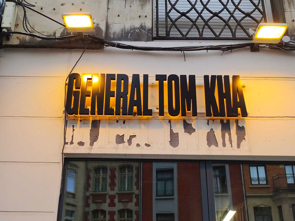 Enseignes lumineuses - Général Tom Kha